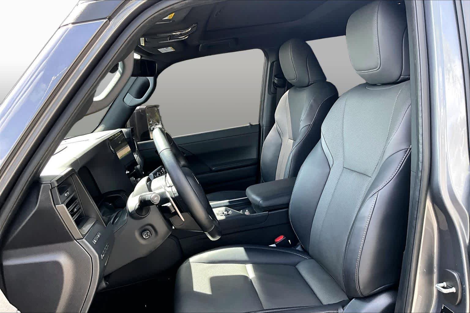 Used 2025 Nebula Gray Pearl Lexus Premium image 8
