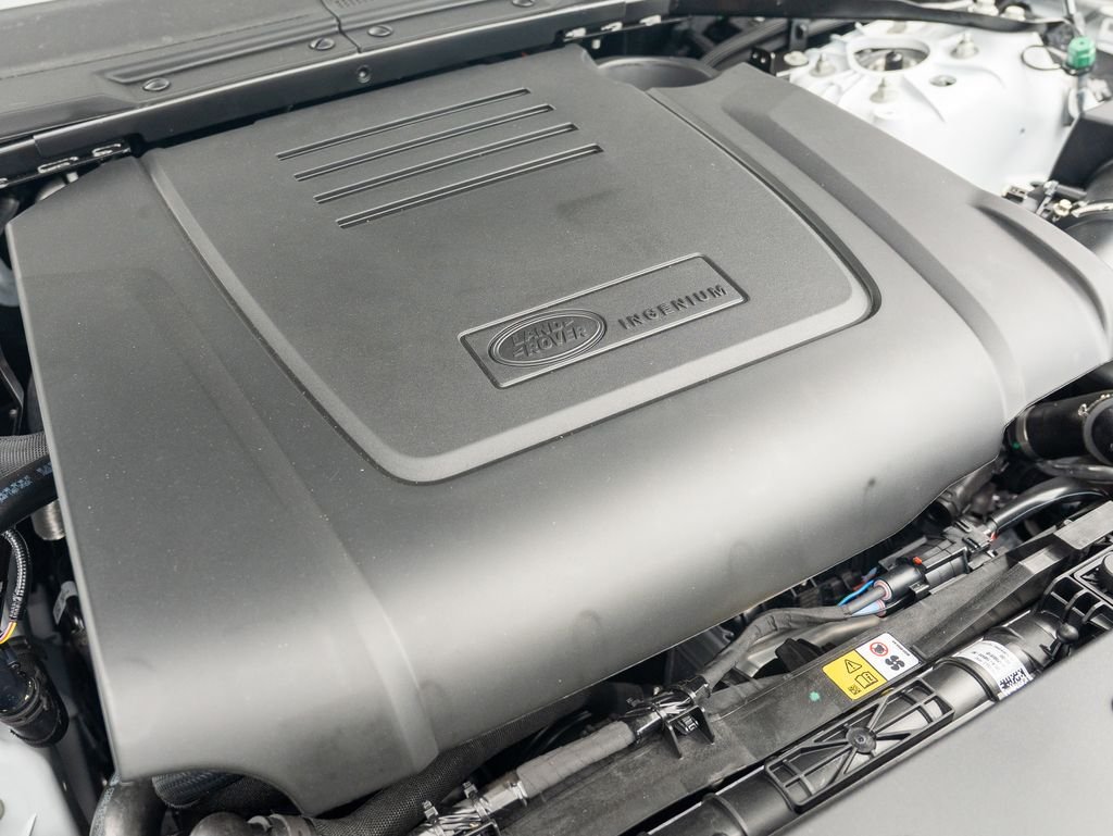 New 2026 Fuji White Land Rover S image 24