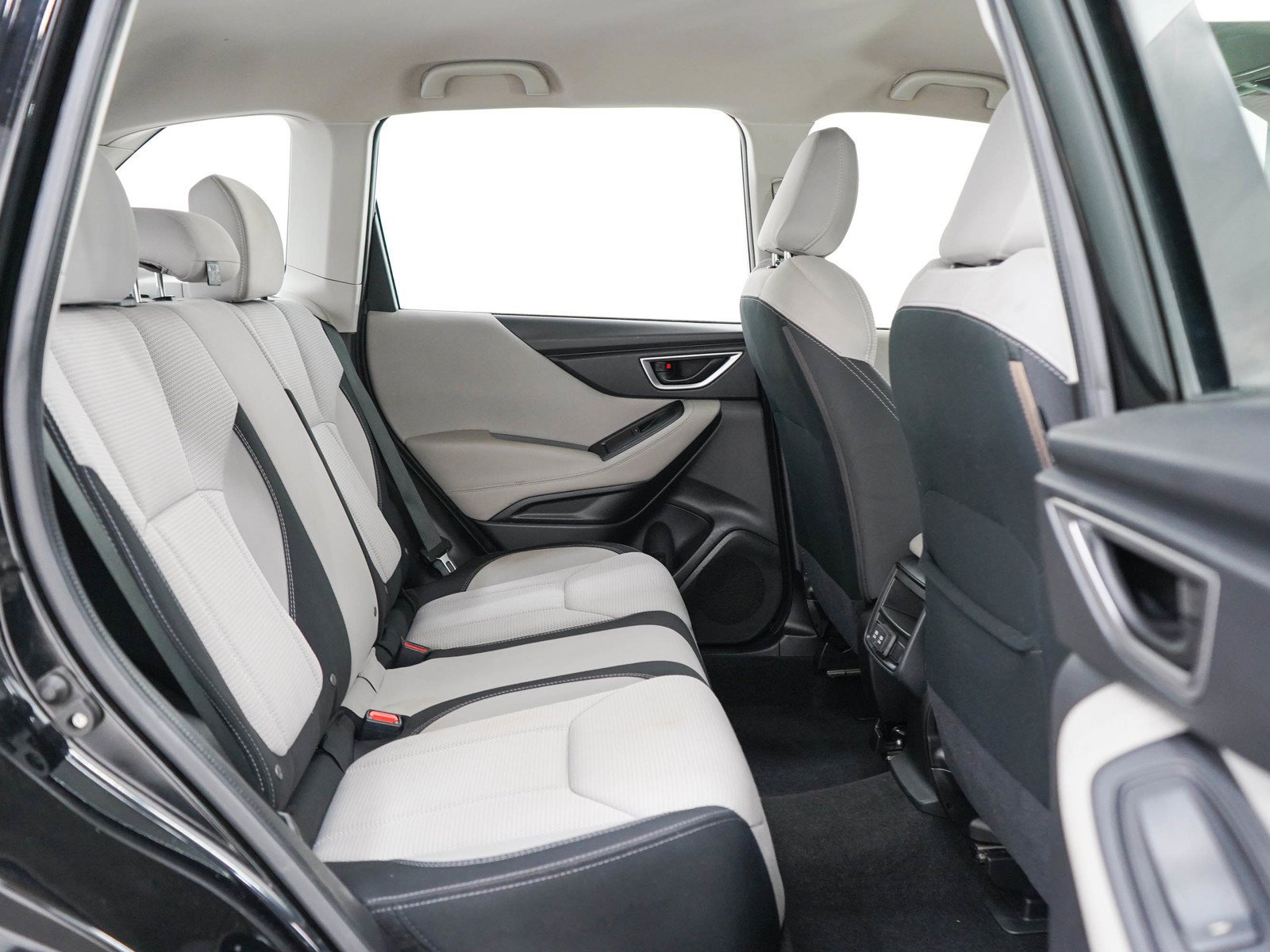 Used 2019 Crystal Black Pearl Subaru  image 12