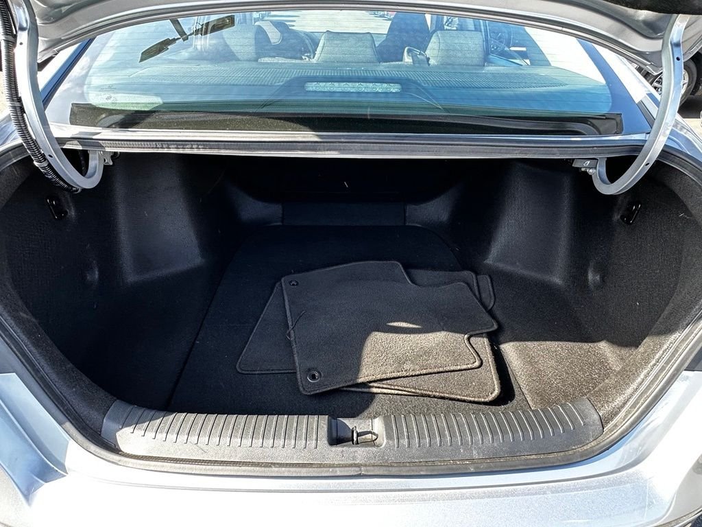 Used 2023 Silver Honda LX image 9