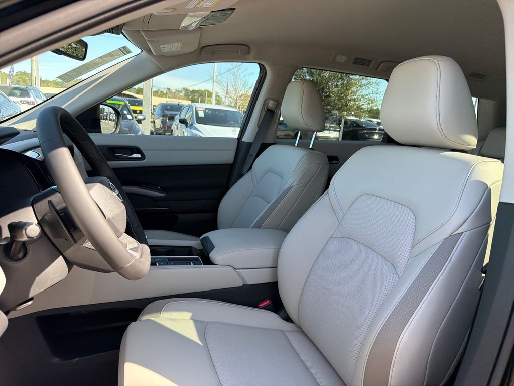 New 2026 Nissan Pathfinder SL 4D Sport Utility