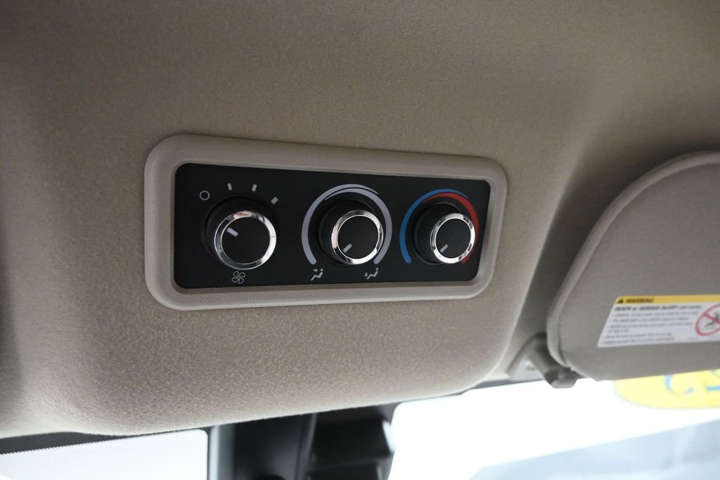 Used 2025 White Chevrolet LT image 21