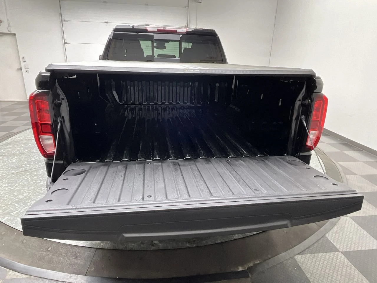 2025 GMC Sierra 1500 SLE - Photo 32