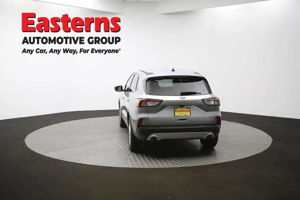 Used 2022 Silver Ford SE image 35