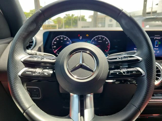 Used 2025 White Mercedes-Benz GLA 250 image 20