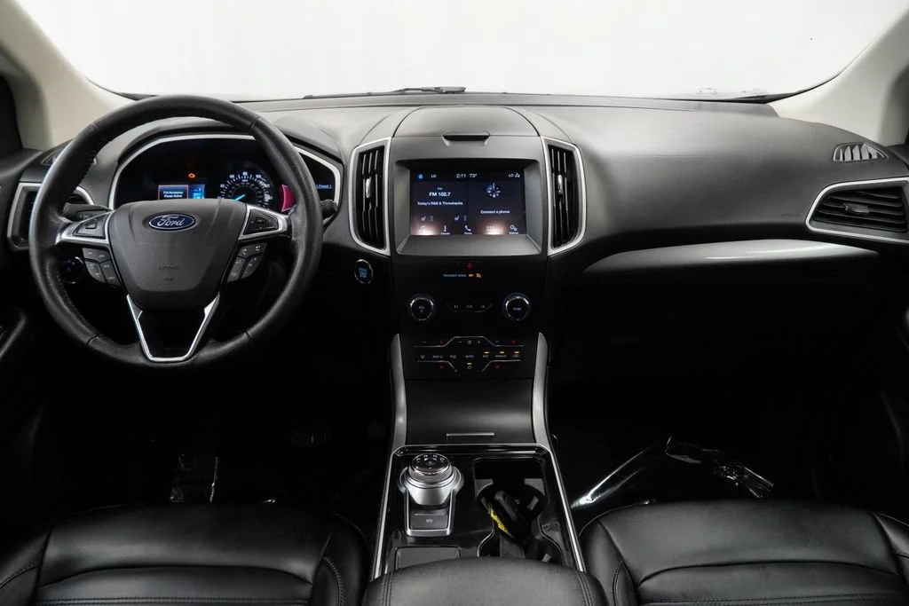 Used 2019 Gray Ford SEL image 7
