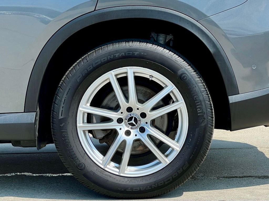 Certified Used 2023  Mercedes-Benz GLC 300 image 15