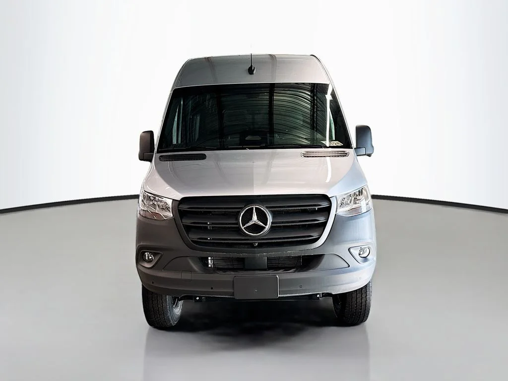 New 2026 Hightech Silver Mercedes-Benz Cargo 170 WB image 4