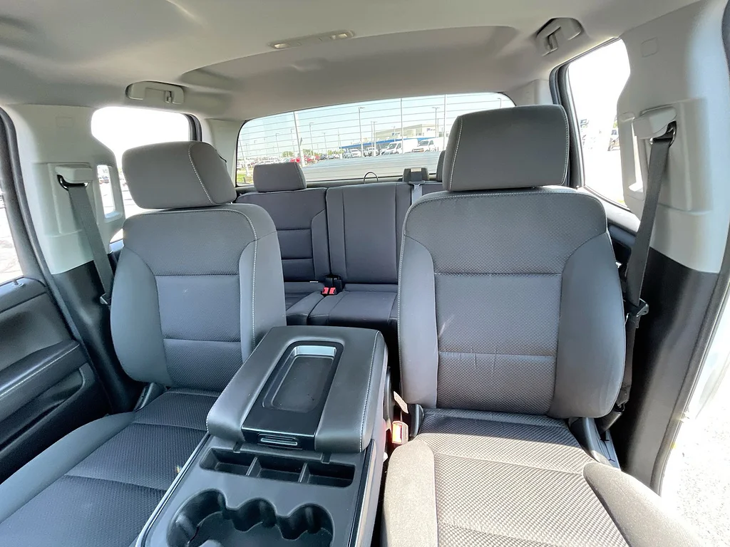 Used 2019 Summit White Chevrolet LT image 19