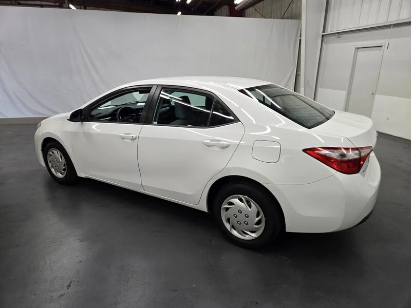 Used 2014 SUPER WHITE Toyota L image 3
