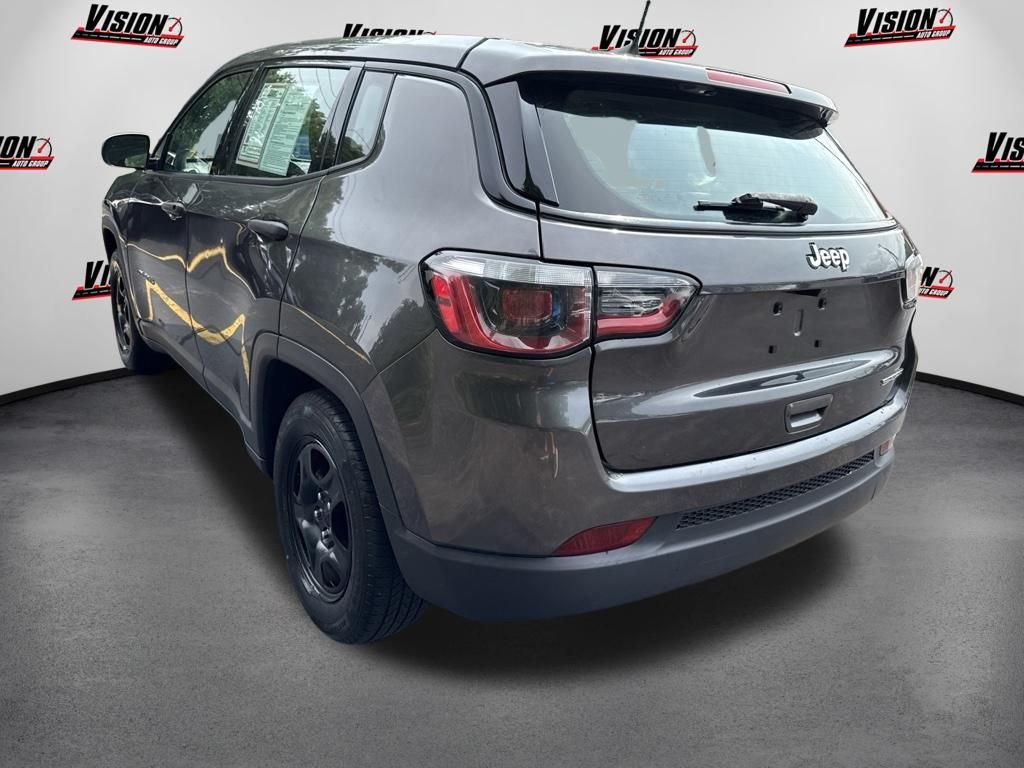 Used 2019 Gray Jeep Sport image 7