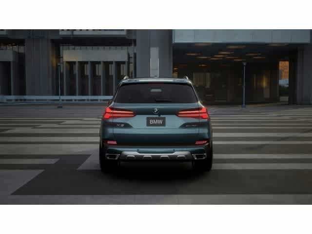 Used 2026 Blue Ridge Mountain Metallic BMW sDrive40i image 5