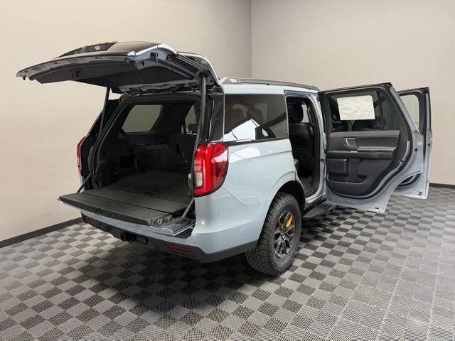 New 2026 Glacier Gray Metallic Tri-Coat Ford Tremor® image 30