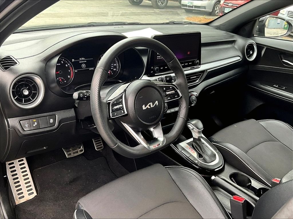 Used 2023 Gravity Gray Kia GT-Line image 8