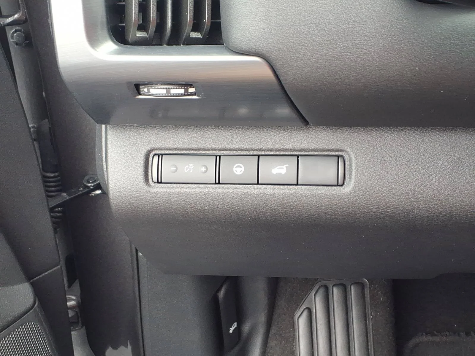 Used 2025 Gun Metallic Nissan SL image 22