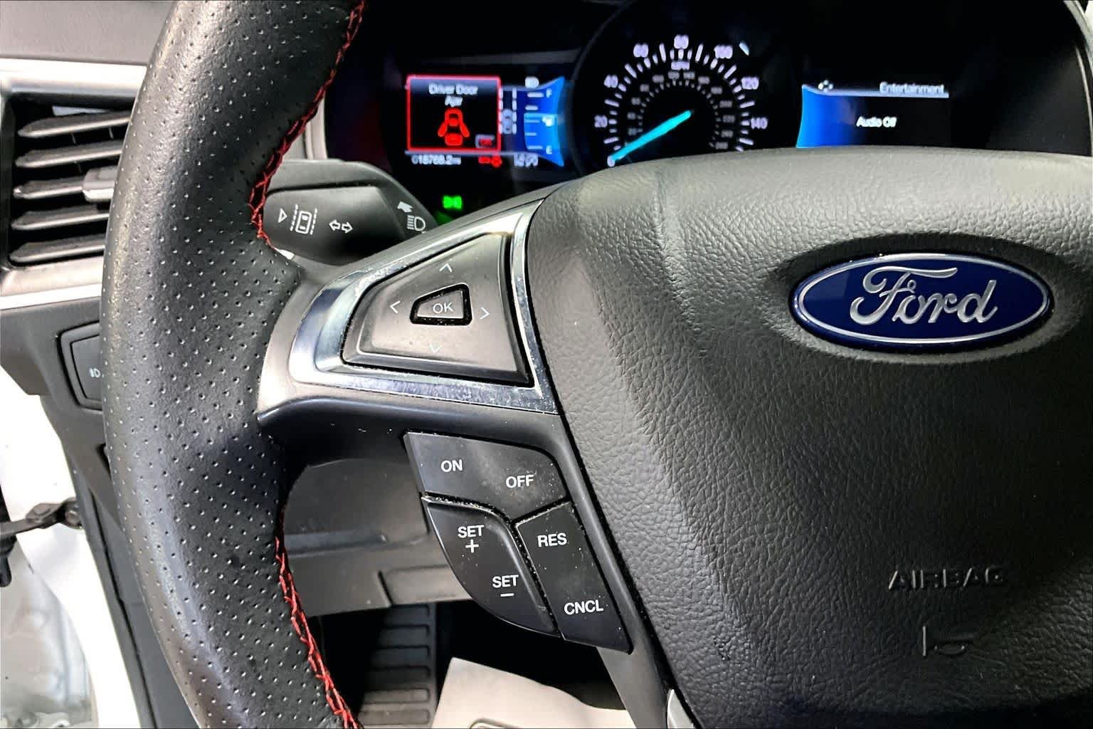 Used 2023 Star White Metallic Tri-Coat Ford ST-Line image 23