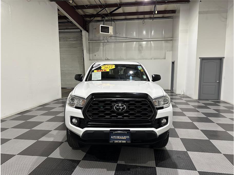 2023 Toyota Tacoma SR5 photo 3