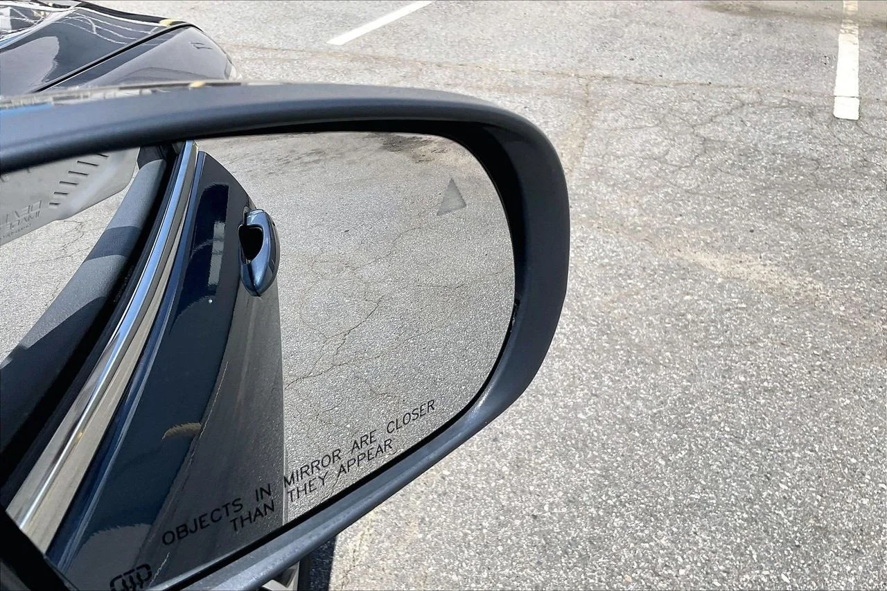 Used 2022 Blue Jeep Limited image 29
