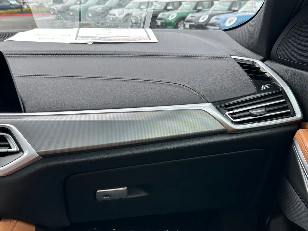 Used 2023 Black BMW xDrive40i image 25