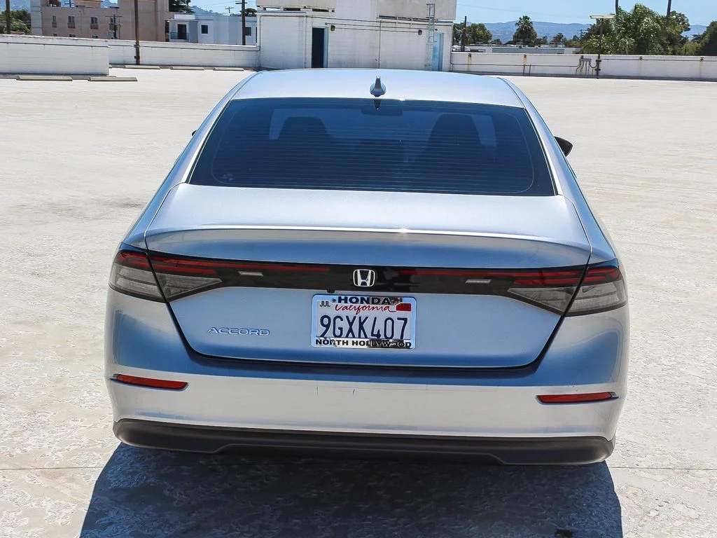 Certified Used 2023 Lunar Silver Metallic Honda LX image 5