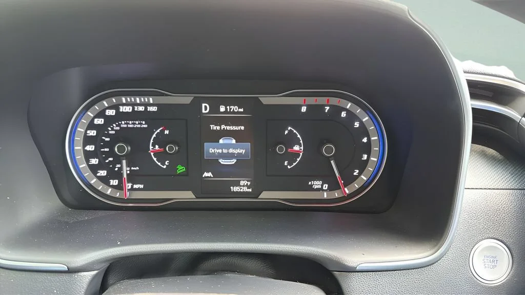 Used 2023 Black Hyundai SEL image 34