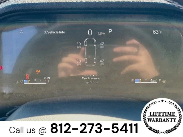 New 2027 White Jeep Laredo Altitude image 13