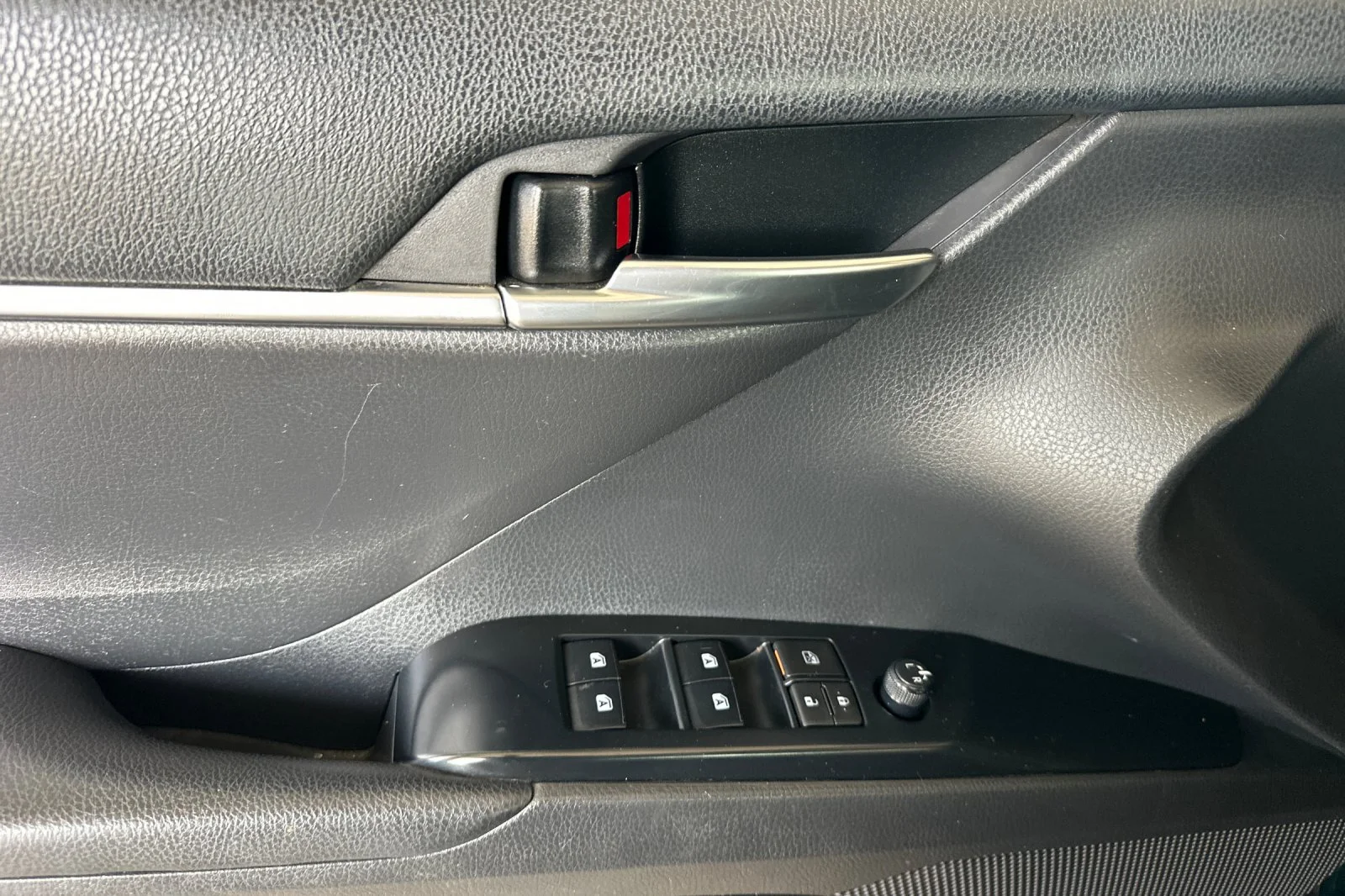 Used 2019 Blue Toyota SE image 11