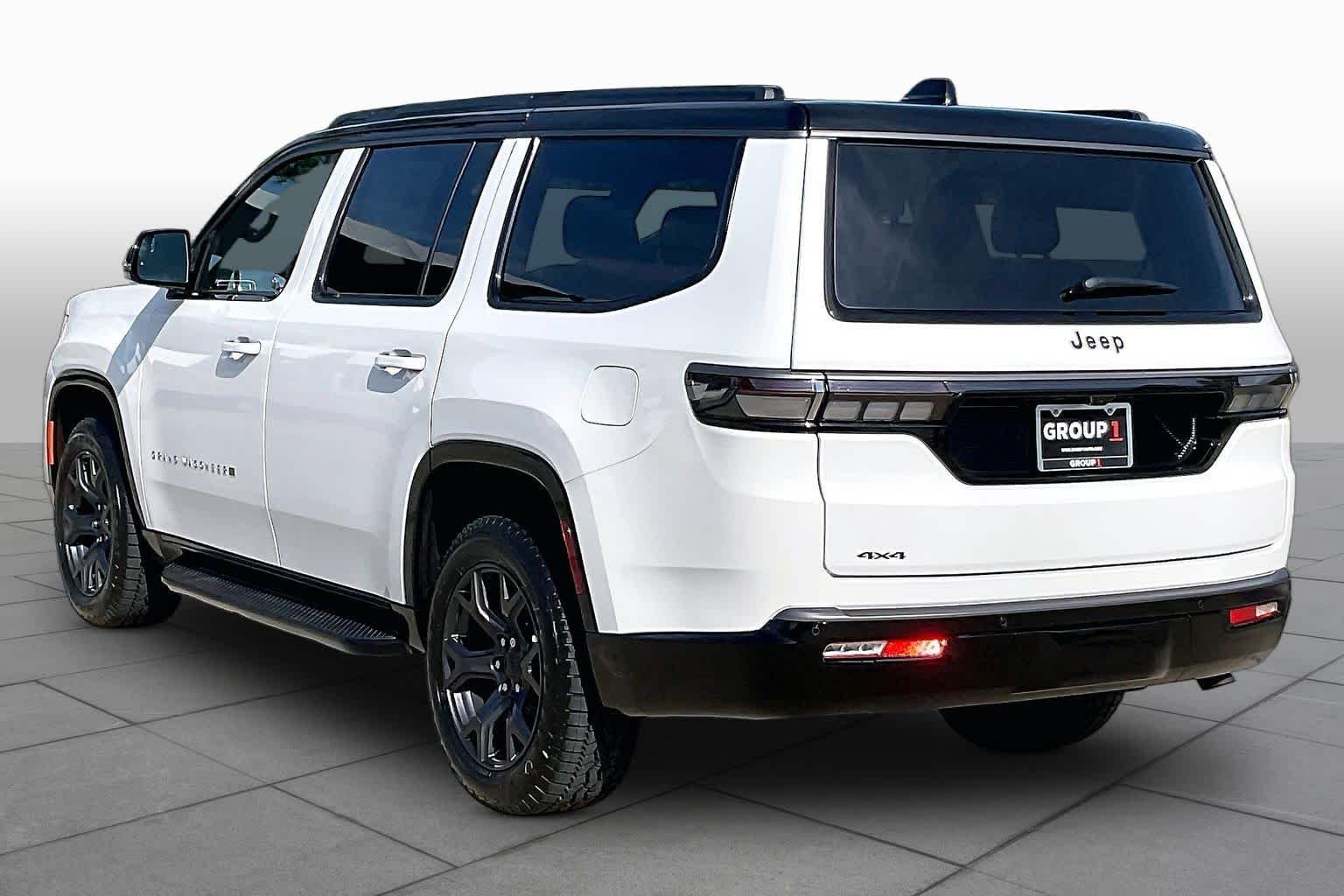 New 2026 Bright White Clear-Coat Exterior Paint Jeep Upland image 12