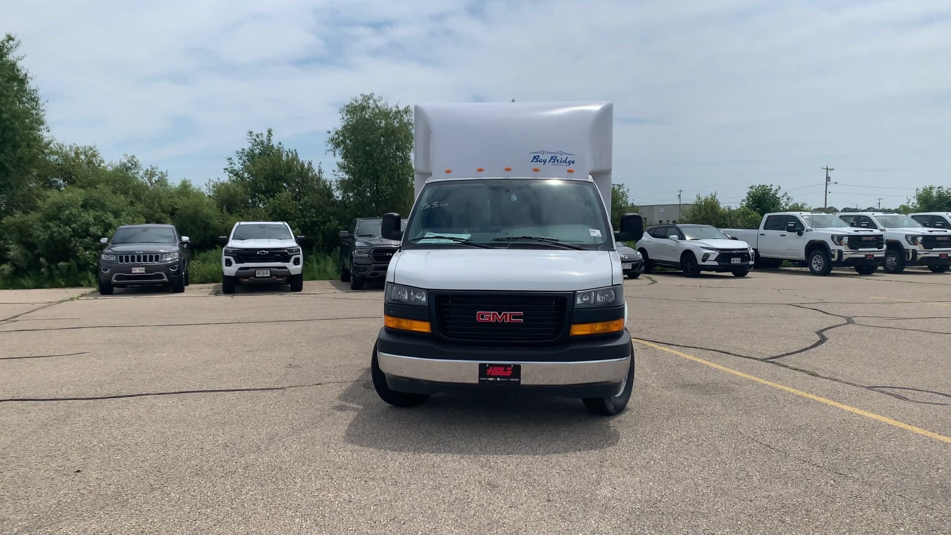 New 2025 Summit White GMC 1WT image 27