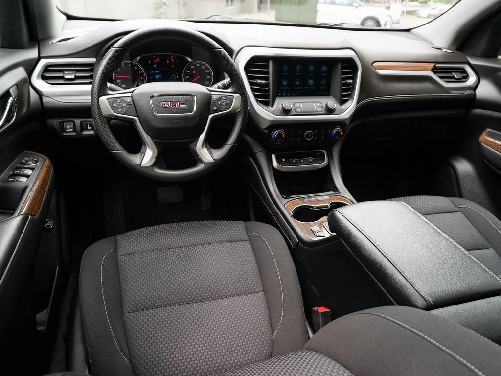Used 2022 White GMC SLE image 17
