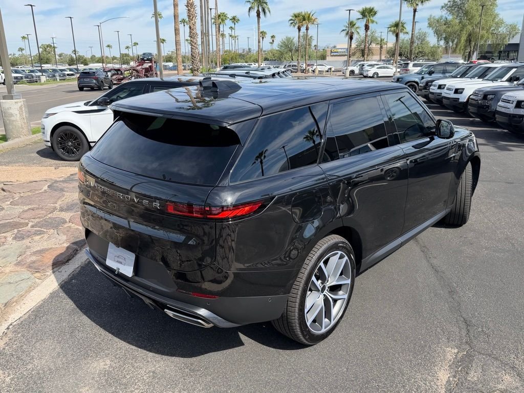 New 2027 Santorini Black Land Rover SE image 19