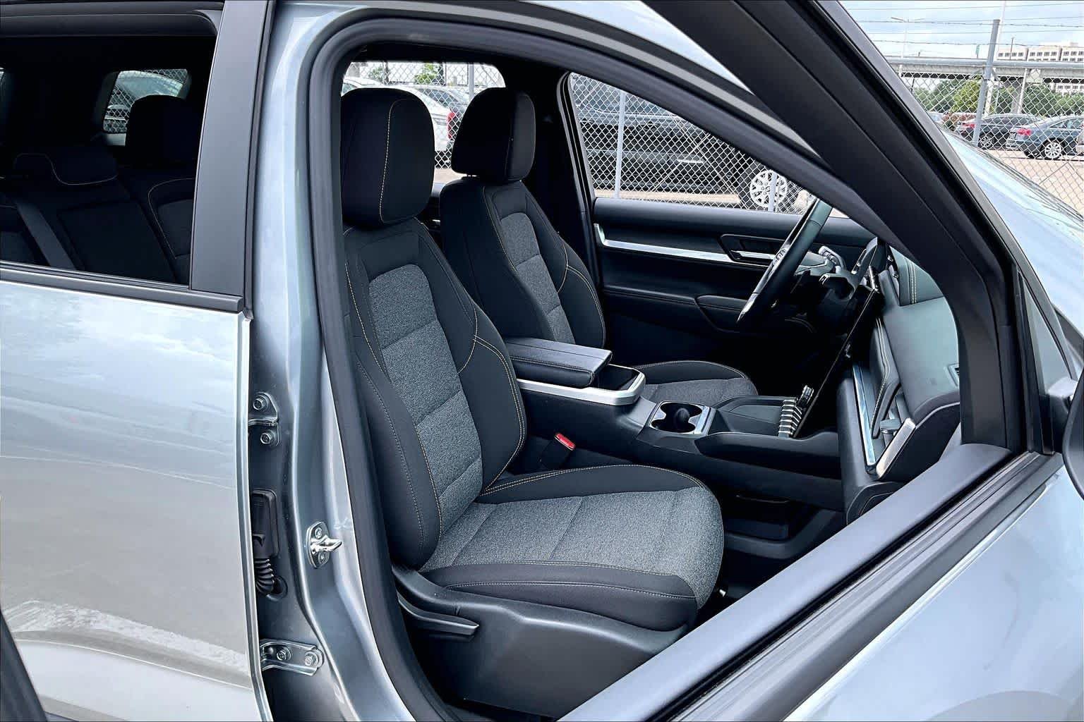 Used 2025 Sterling Metallic GMC FWD Elevation image 8