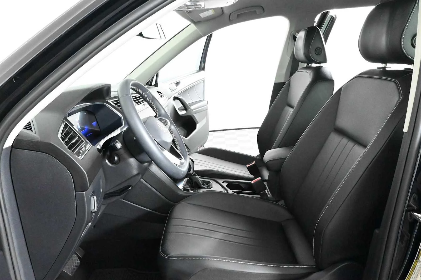 Certified Used 2023 Deep Black Pearl Volkswagen SE image 18