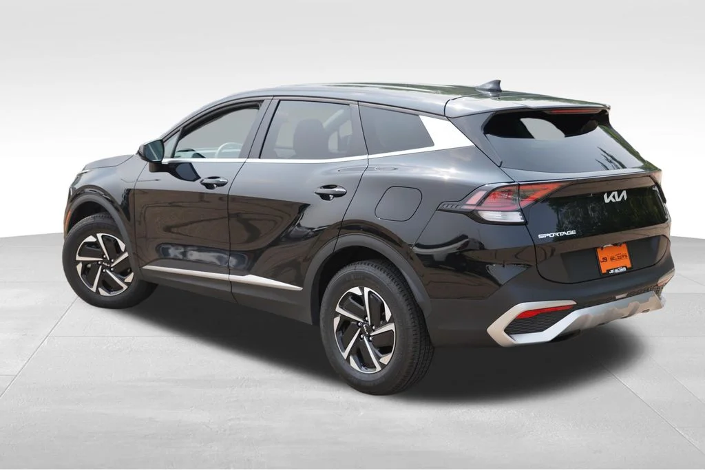 Certified Used 2023 Fusion Black Kia LX image 7