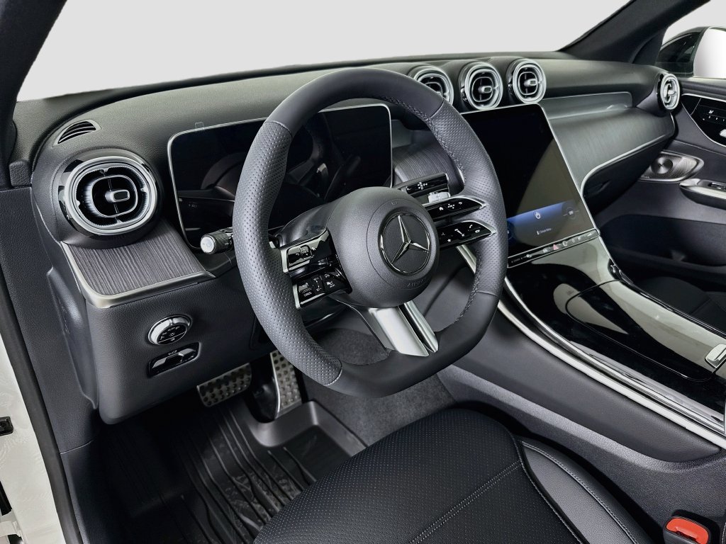 New 2027 Polar White Mercedes-Benz GLC 300 image 9