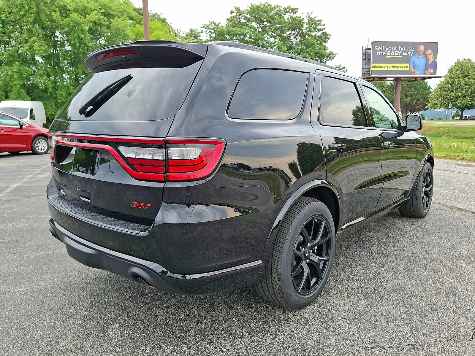 New 2026 Diamond Black Clear-Coat Exterior Paint Dodge GT Premium HEMI V8 image 8