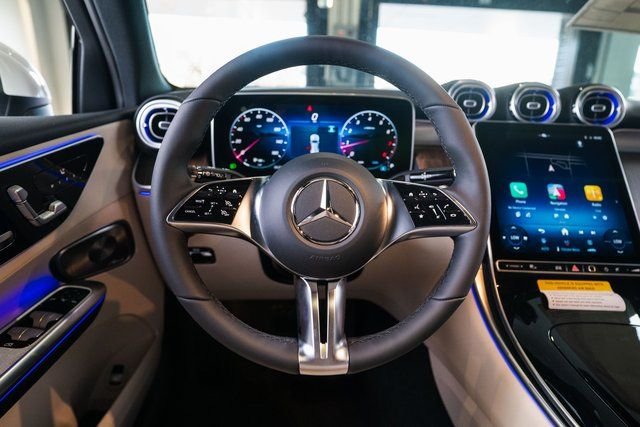 Used 2026 White Mercedes-Benz GLC 300 image 15
