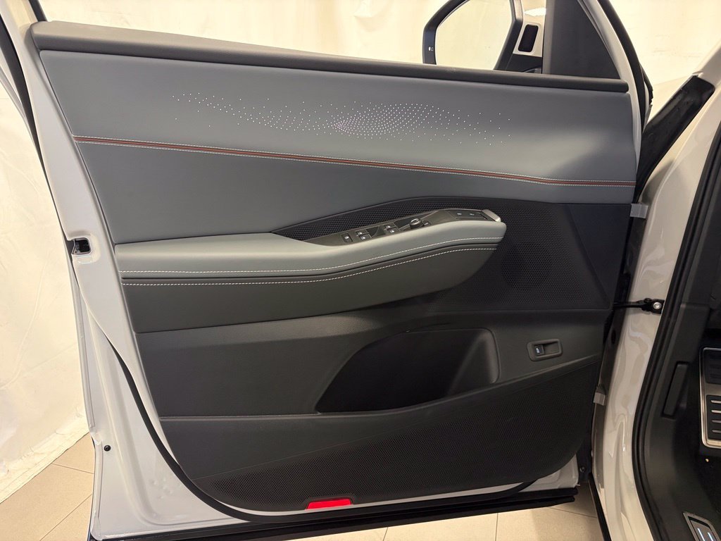 New 2027 Sandstone Volkswagen 2.0T SEL image 18
