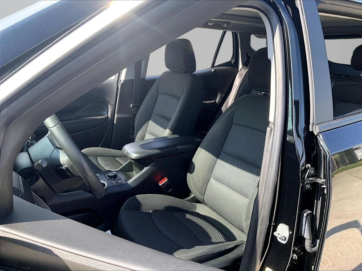 Used 2022 Black GMC SLE image 25