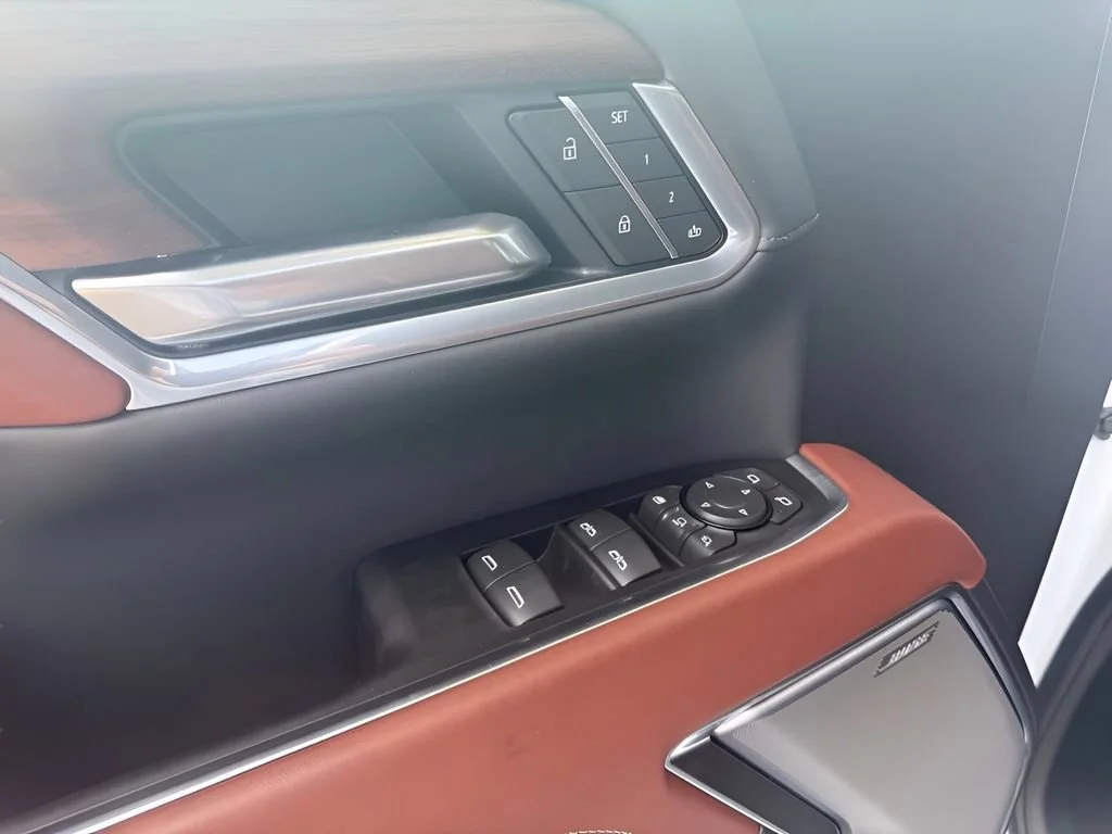 New 2026 Glacier White Tricoat GMC Denali Ultimate image 10