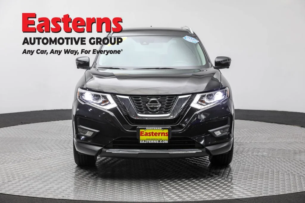 Used 2020 Black Nissan SL image 2