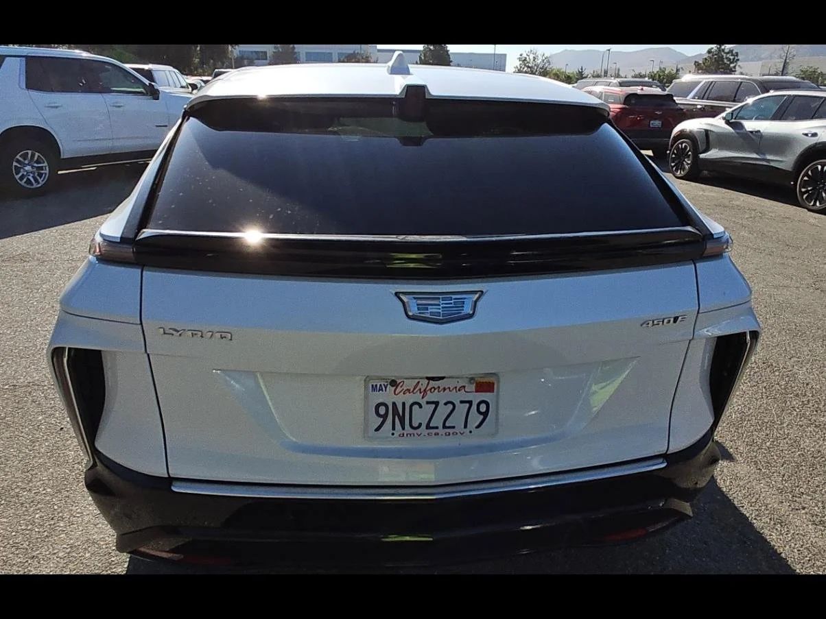 Used 2024 Crystal White Tricoat Cadillac Tech image 23