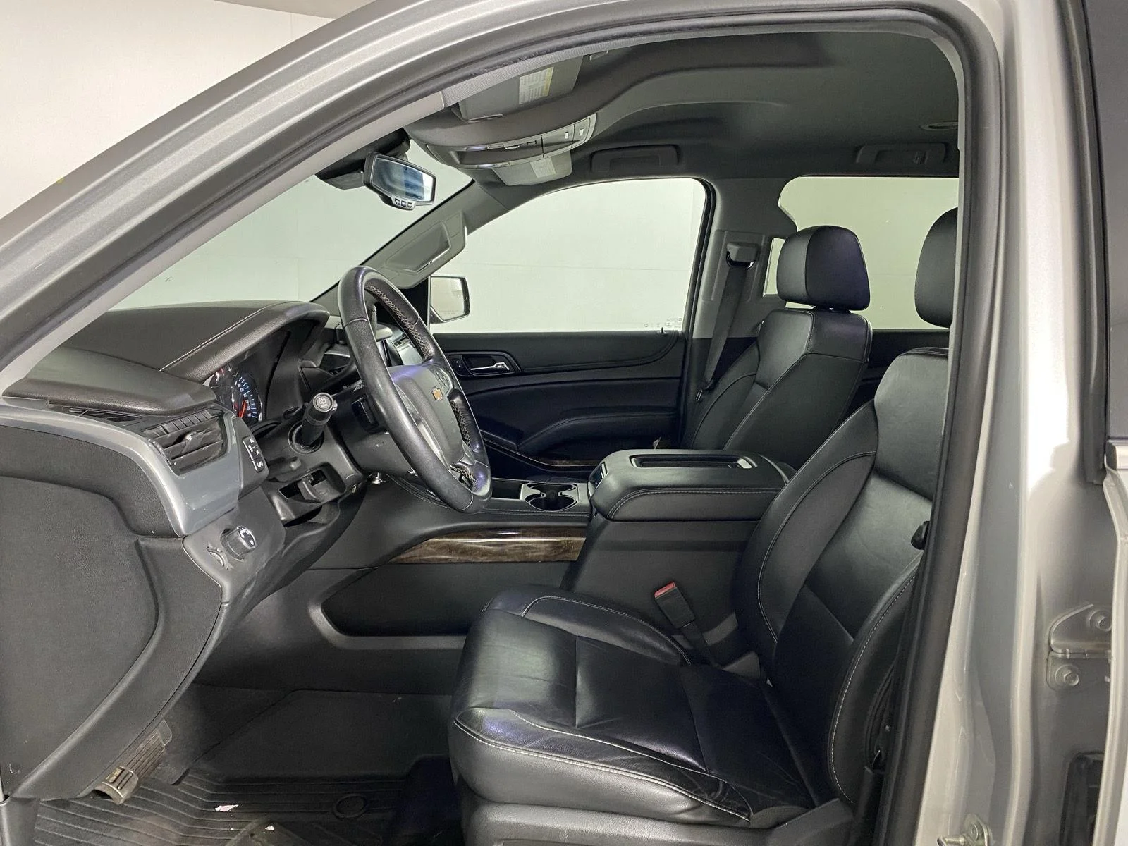 Used 2020 Silver Ice Metallic Chevrolet LT image 24