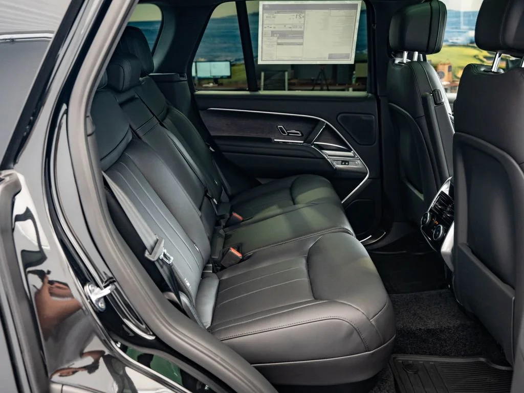 New 2026 Santorini Black Land Rover SE image 43
