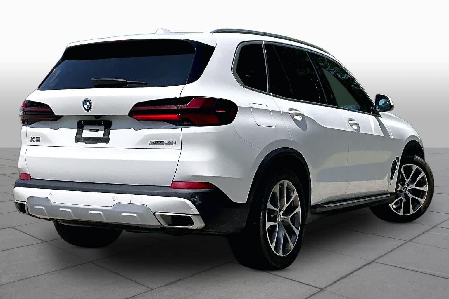Used 2026 Alpine White BMW xDrive40i image 13