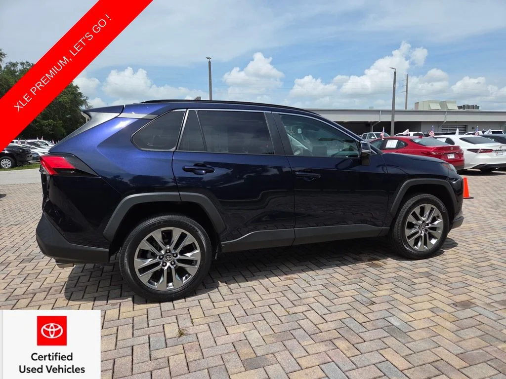 Certified Used 2023  Toyota XLE Premium image 11