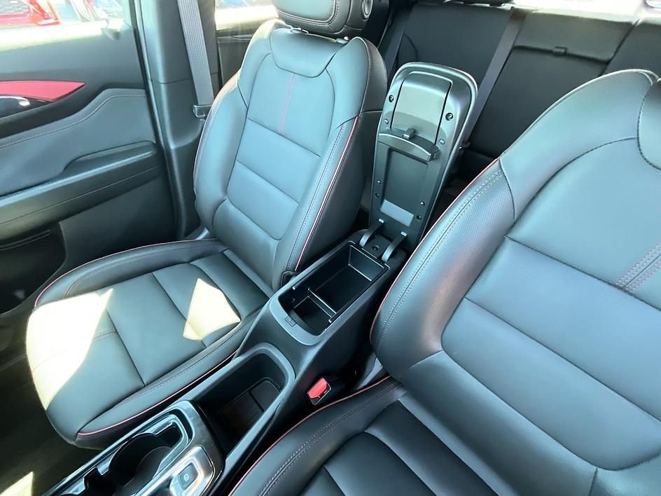 Used 2025 Gray Chevrolet RS image 26