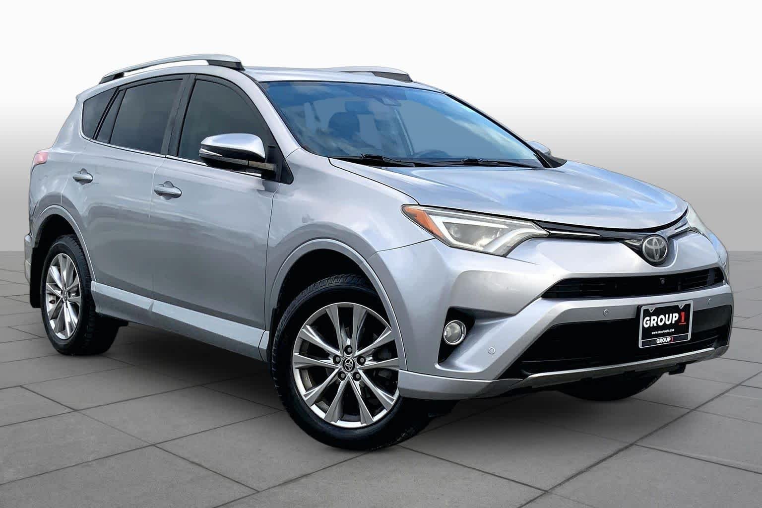 Used 2018 Silver Sky Metallic Toyota Limited image 3