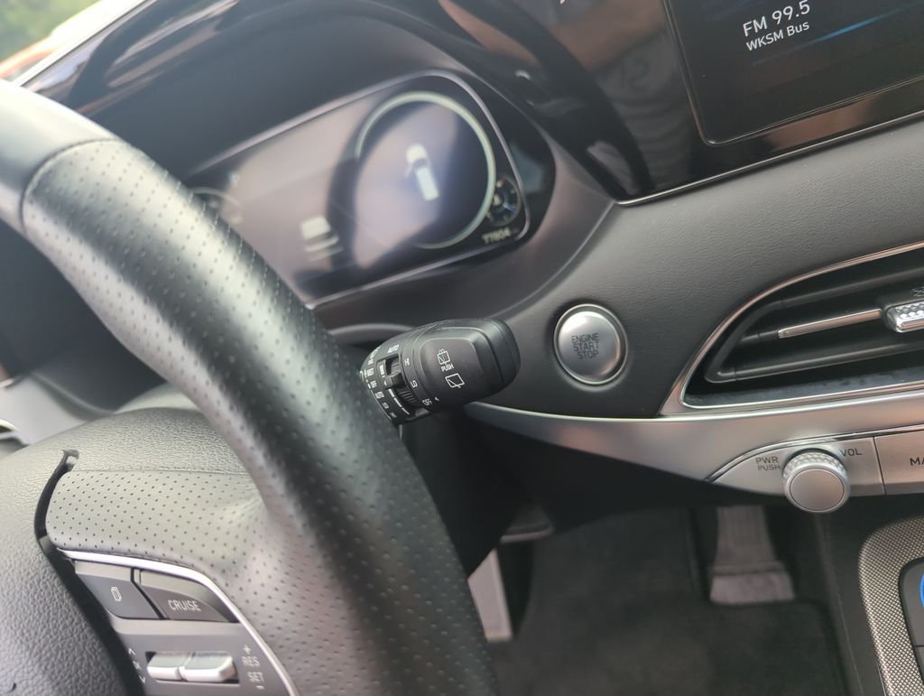 Used 2022 Black Hyundai Calligraphy image 24