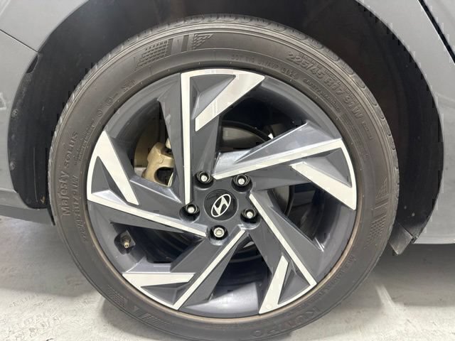 Used 2025 Gray Hyundai SEL Sport image 6